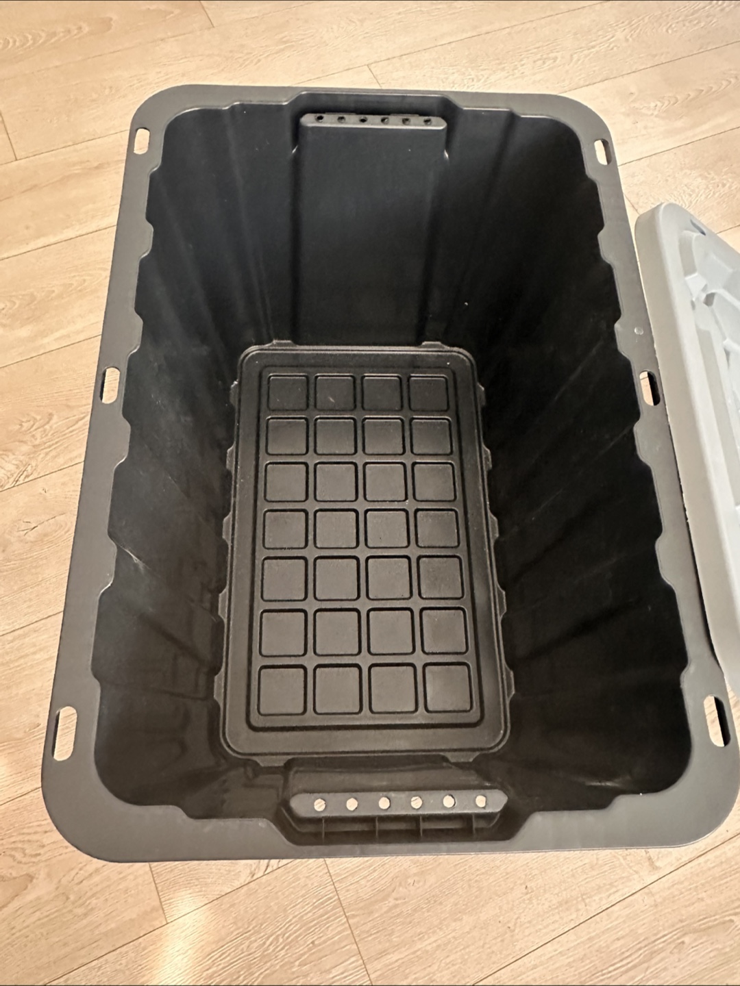TuffStore 102 Litre Heavy-Duty Storage Box - photo 3