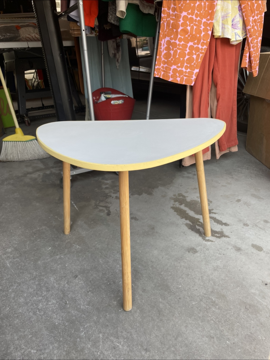 Modern White, Yellow & Wood Accent Table 🧡 - photo 2