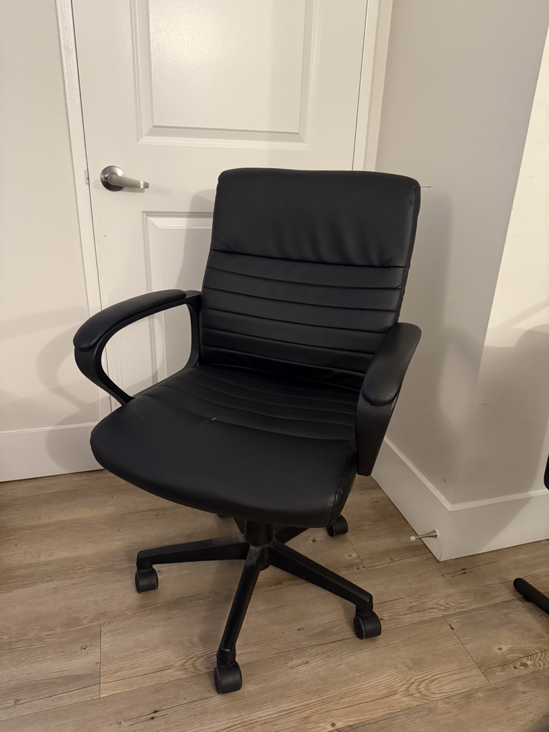 Black Office Chair - photo 2