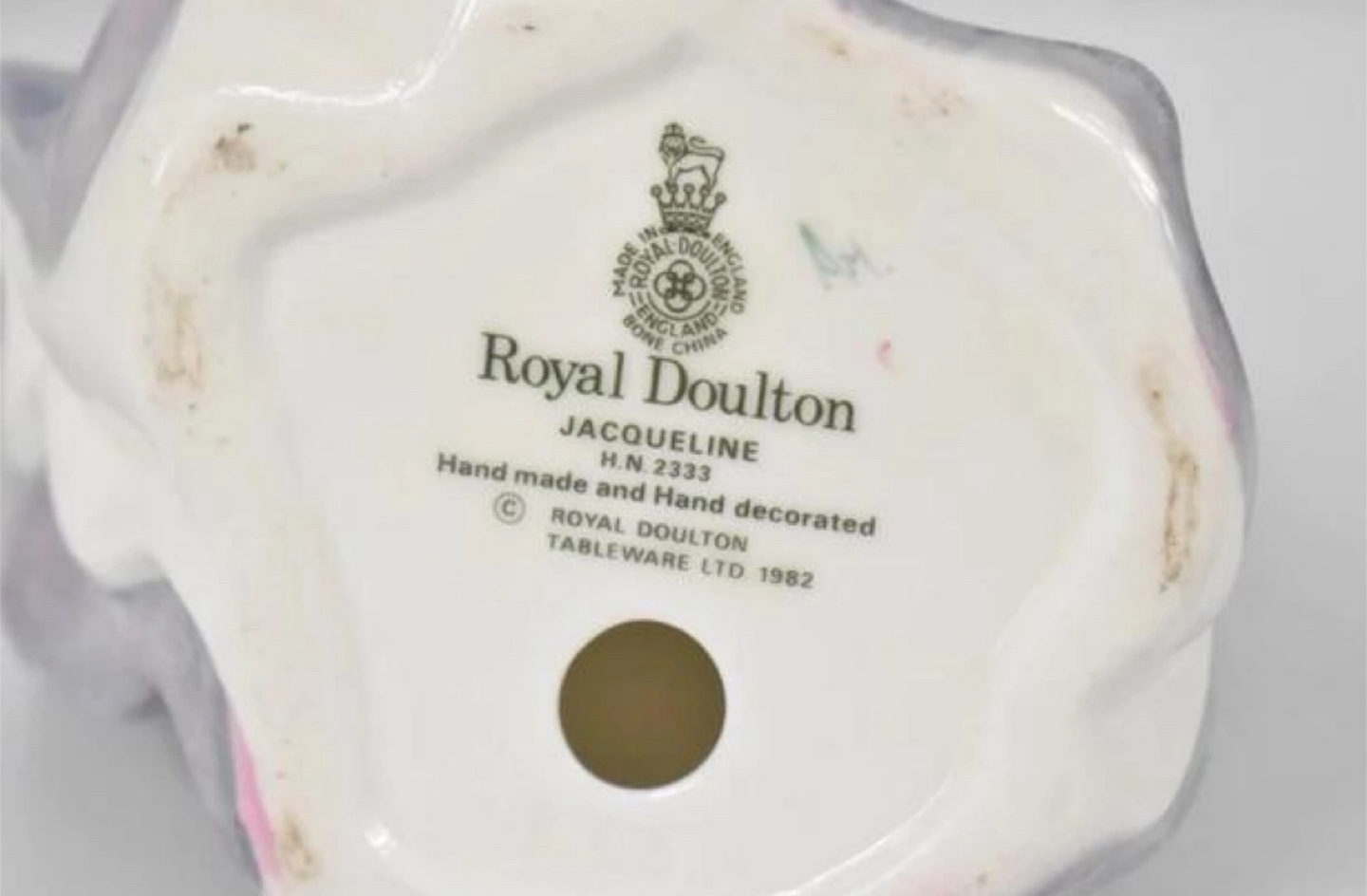 Royal Doulton Jacqueline Figurine HN2333 - photo 3