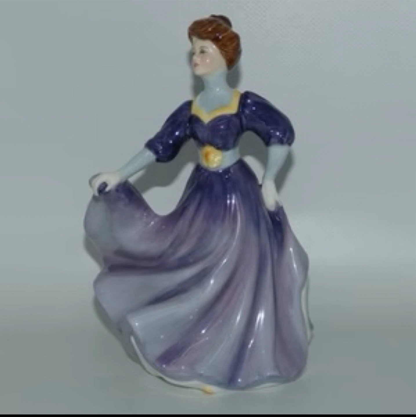 Royal Doulton Jacqueline Figurine HN2333 - photo 2