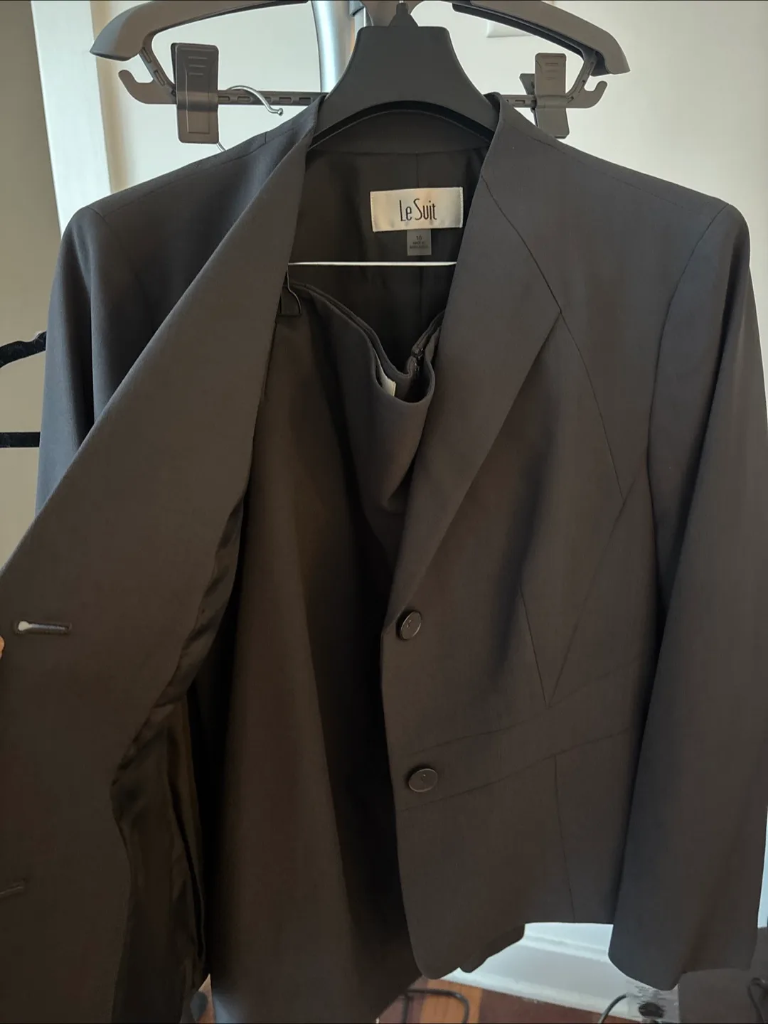 Le Suit - Women's Suit - Size 10 - New image indicator(3)