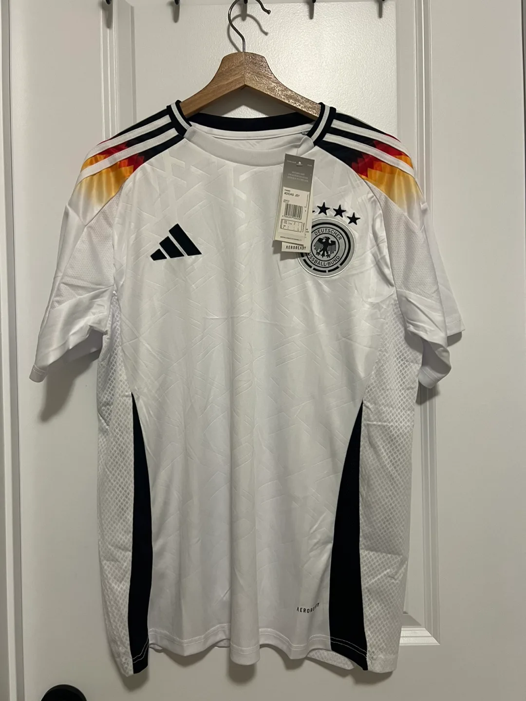 BNWT Germany L 24/25 Jersey thumbnail