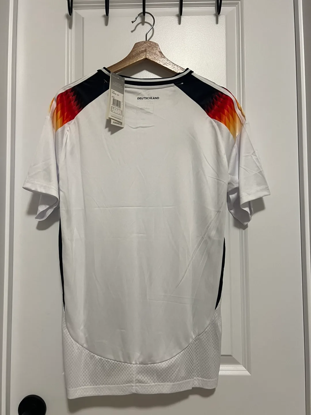 BNWT Germany L 24/25 Jersey image indicator(4)