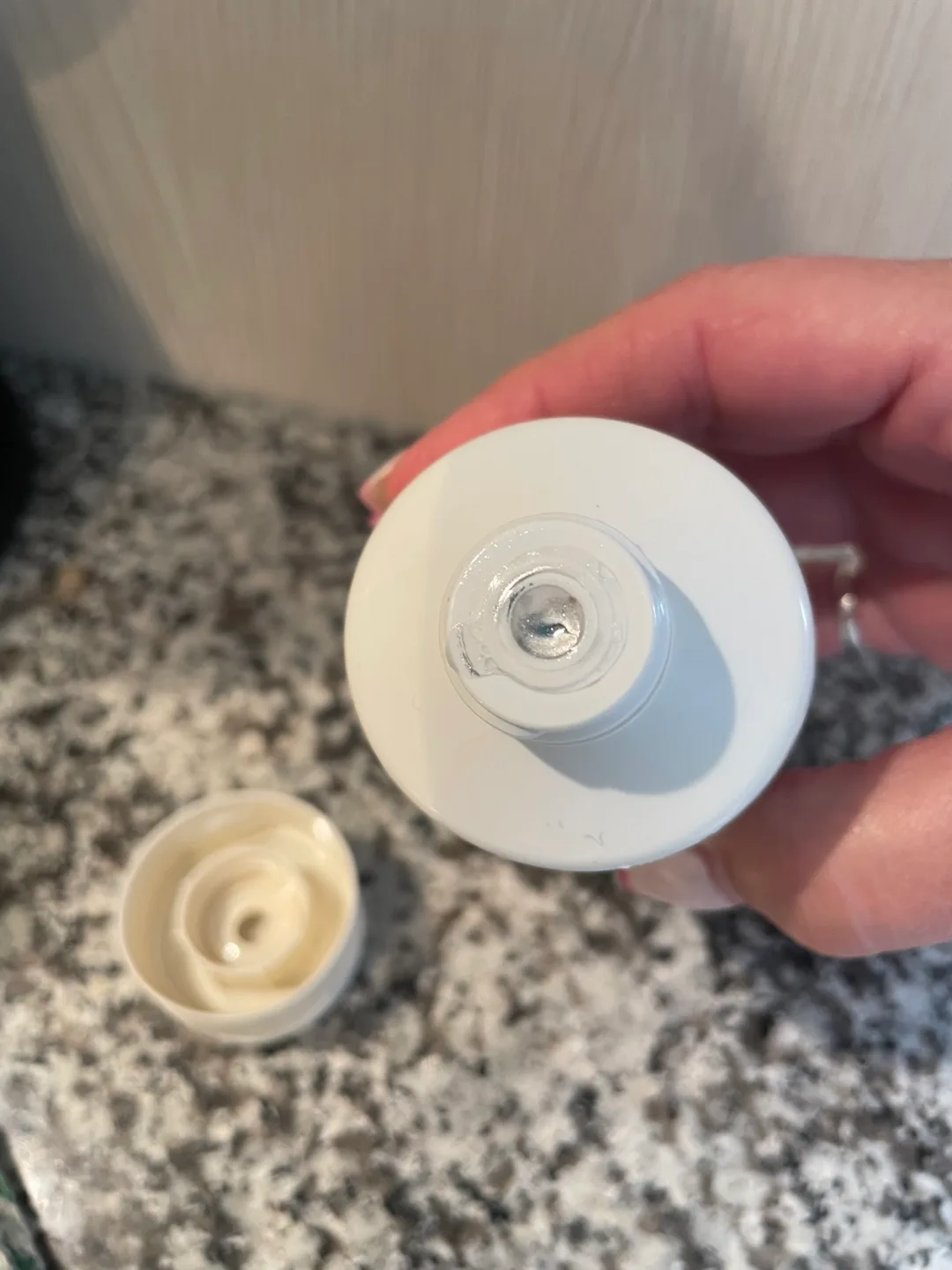 Innisfree Volcanic BHA Pore Cleansing Foam image indicator(3)