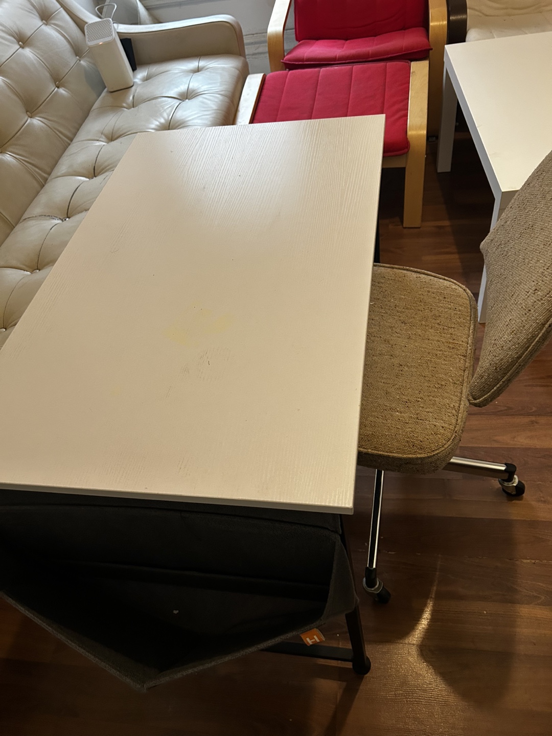 White Desk + Chair - photo 4