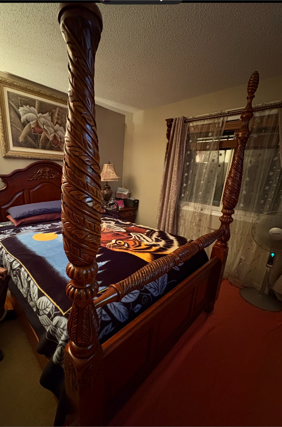 Queen size solid Wooden Bedroom Set