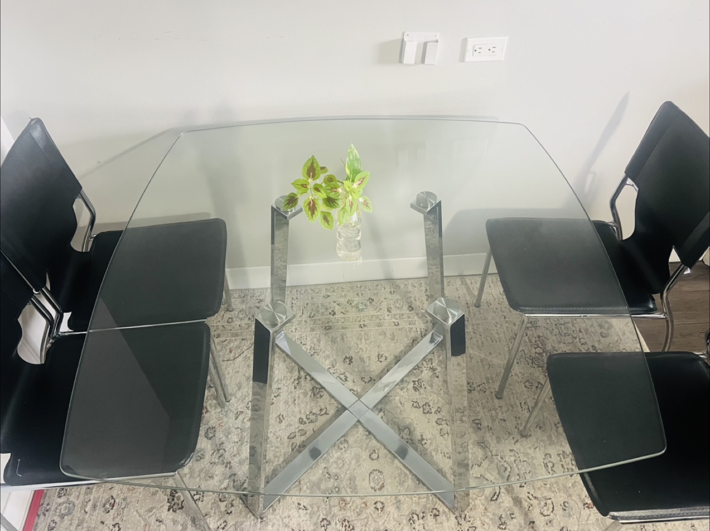 Glass dining table with 4 leather chairs