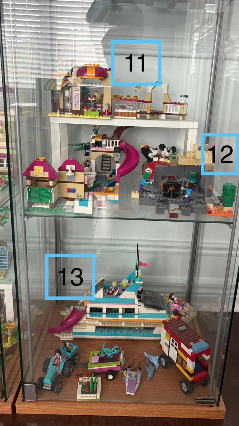 Lego Friends and Minecraft Sets Lot image indicator(4)