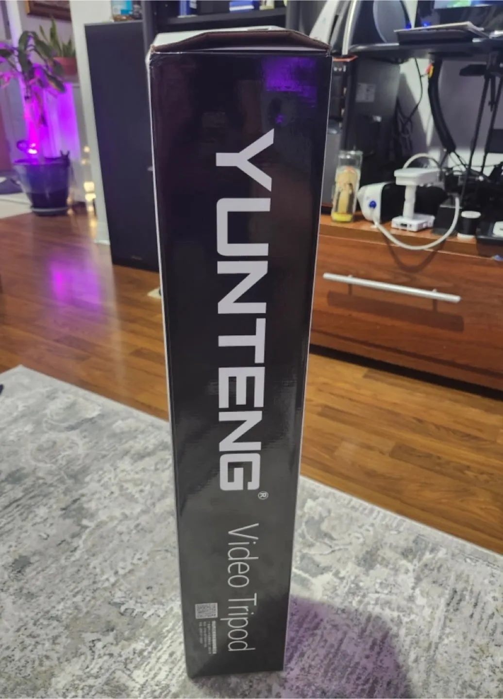 Yunteng VCT-999 Video Tripod - New in Box thumbnail