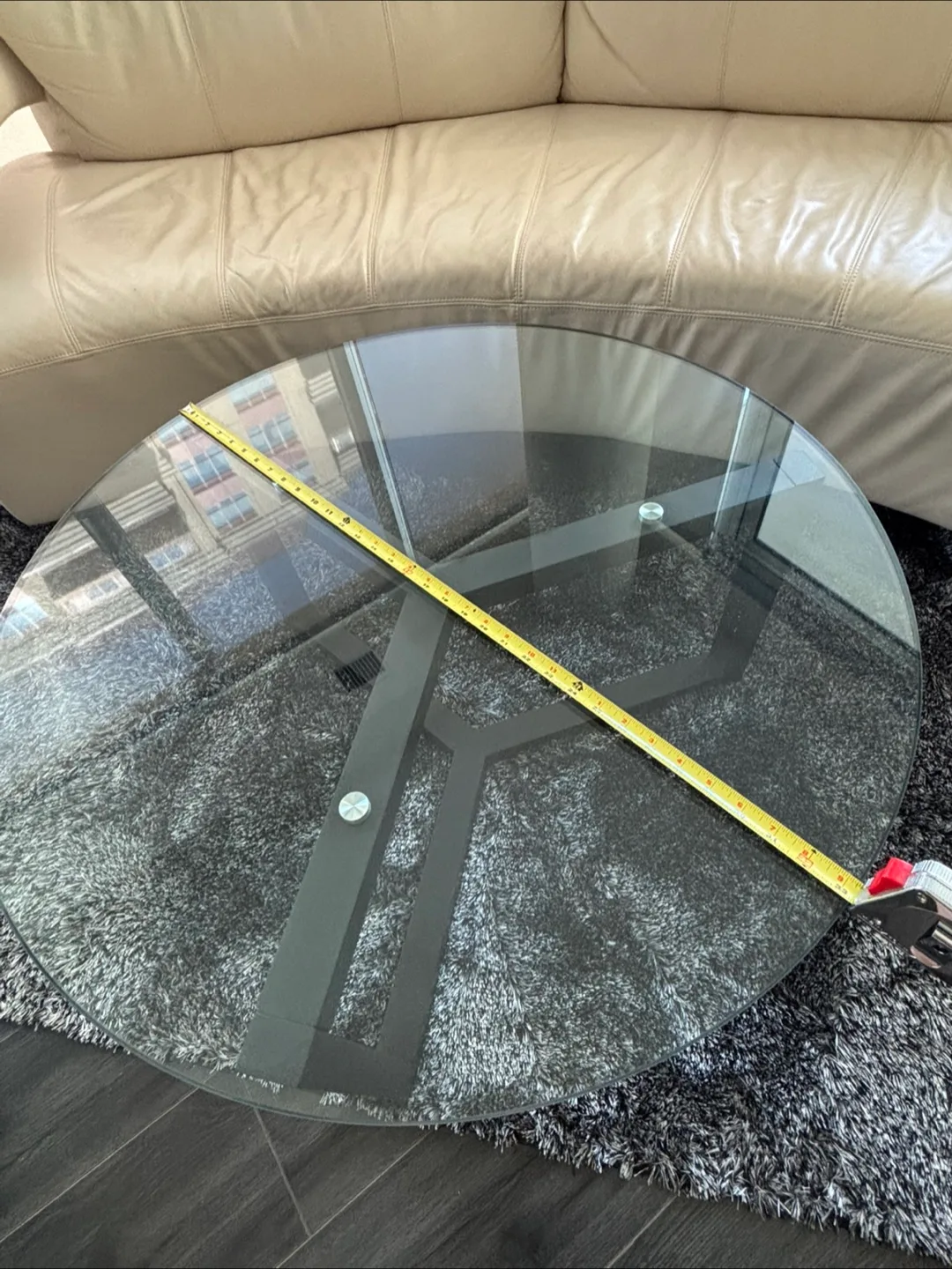 Round Glass Coffee Table - Black Frame image indicator(4)