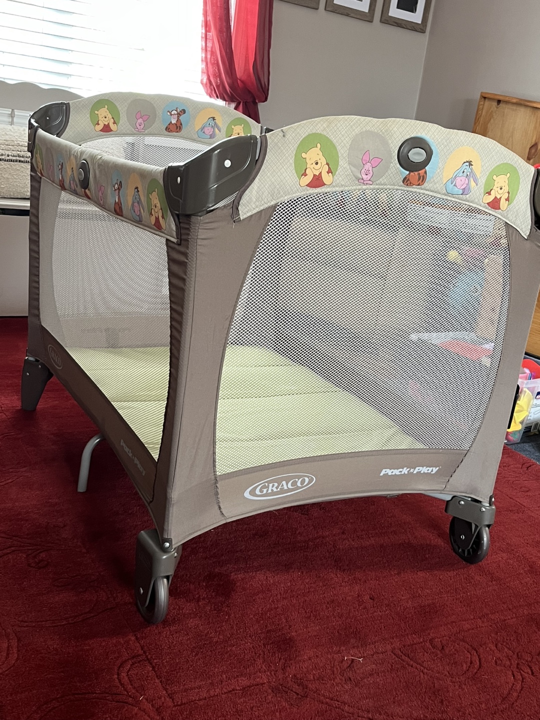 Graco Pack 'n Play Playard - Portable Playpen