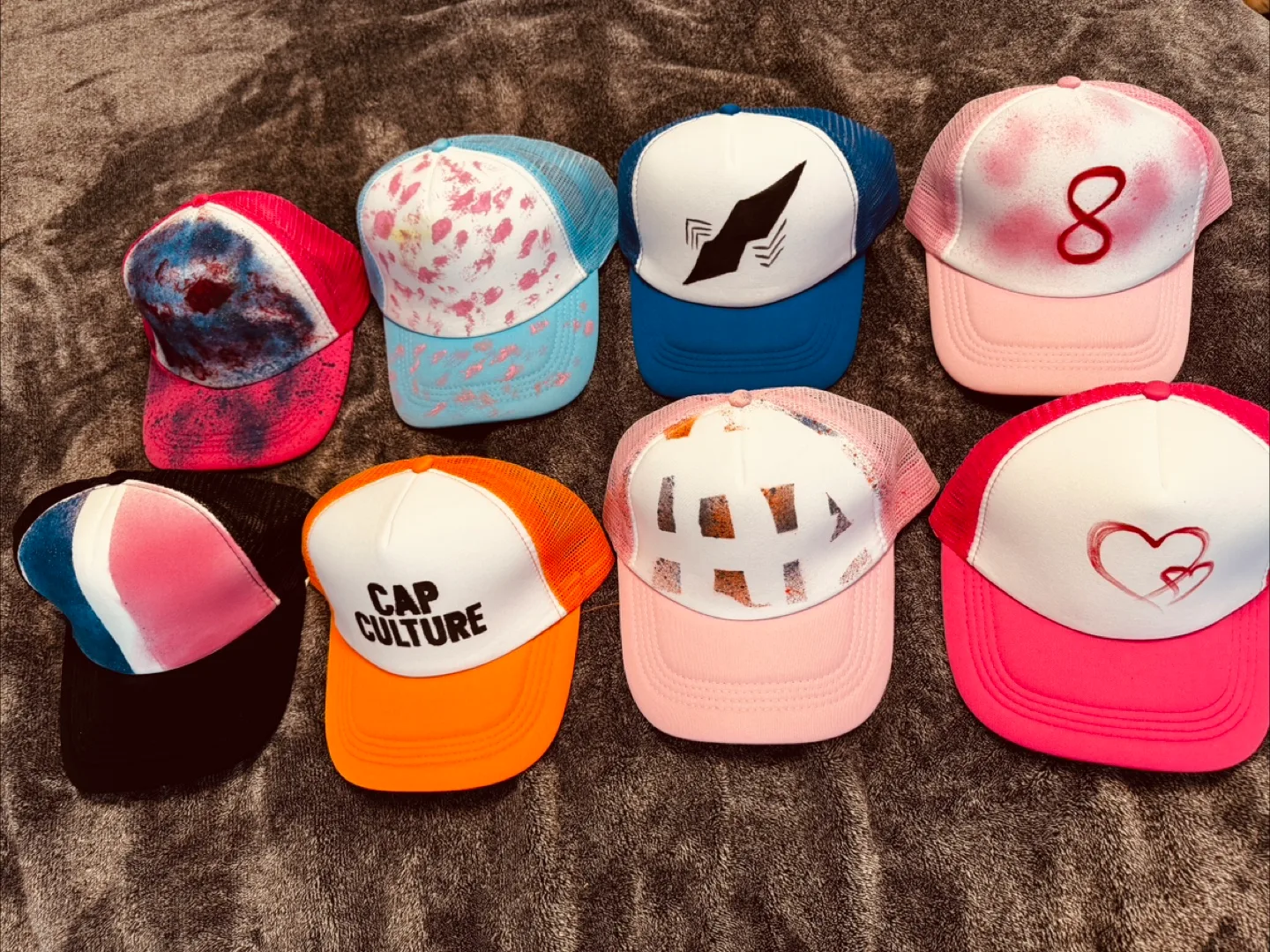 🎨 Unique Hand-Painted Trucker Hats – Colorful & One of a Kind! image indicator(4)