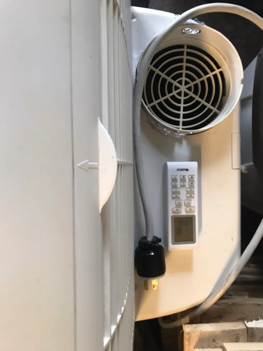 LIKE NEW Portable Air Conditioner 14000 btu image indicator(3)