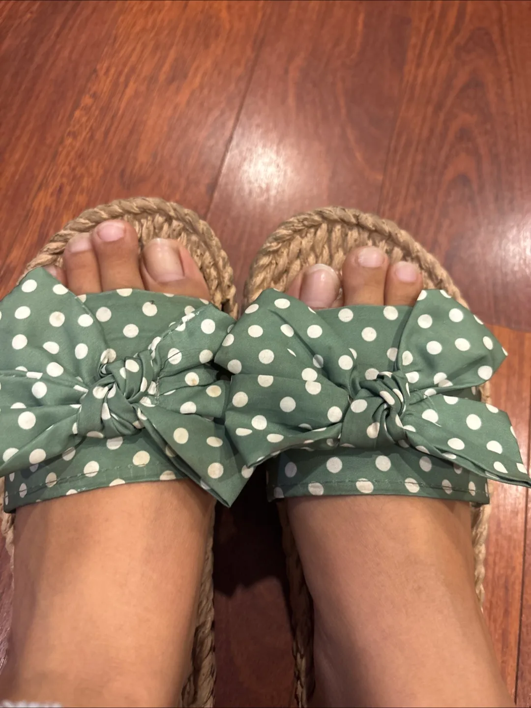 Sandals with Green Polka Dot Bow image indicator(3)