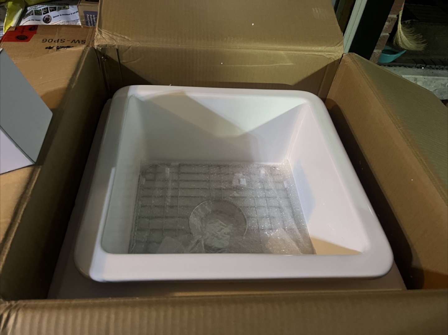 Eridanus Oslo 18" Kitchen Sink - NEW in Box! - photo 5