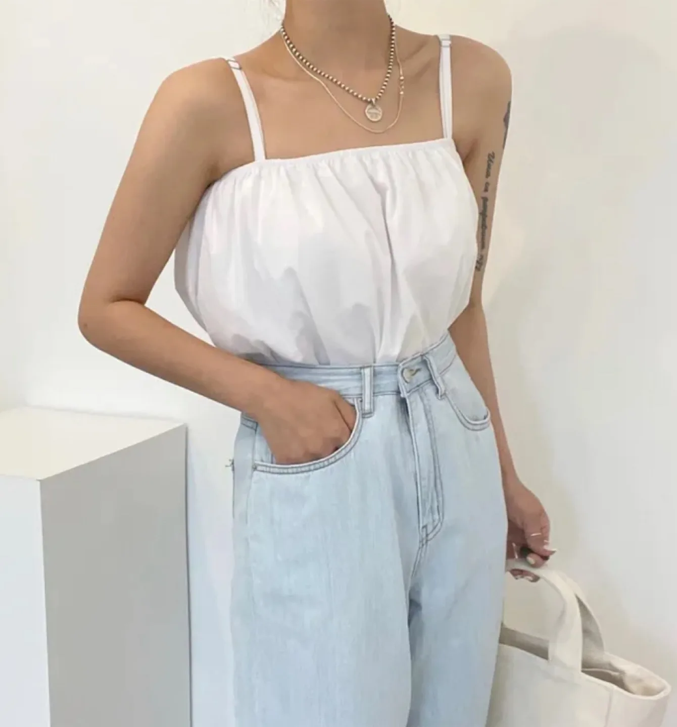 White Sleeveless Top image indicator(2)