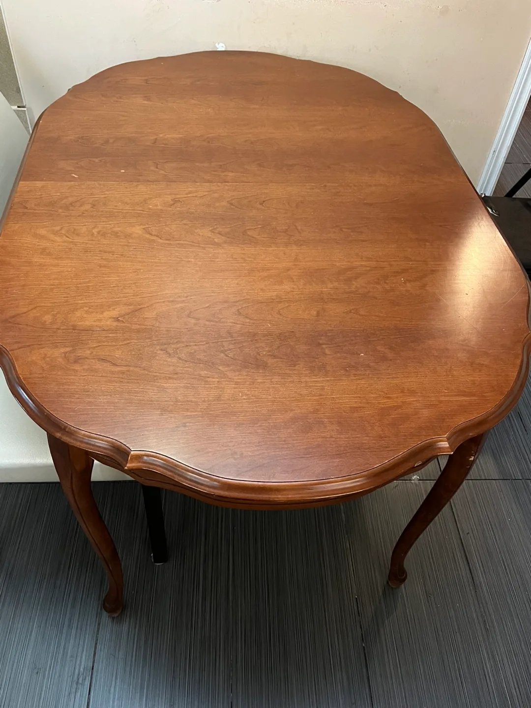 Wooden Dining Table image indicator(2)