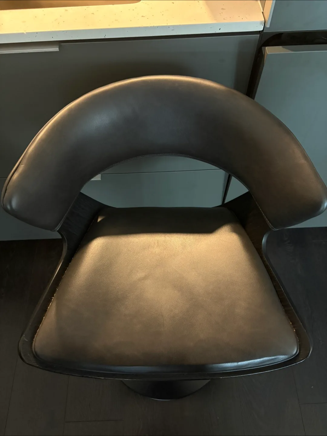 Bar / counter stool image indicator(4)