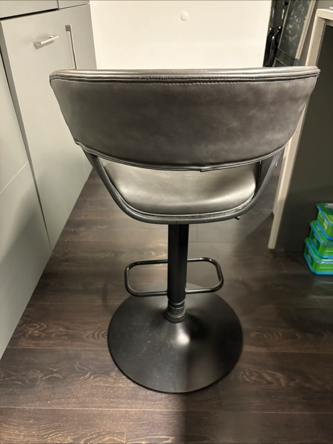 Bar / counter stool image indicator(2)