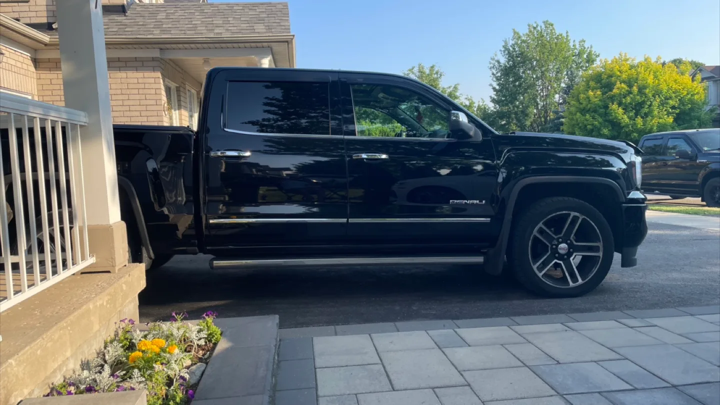 GMC Sierra Denali Truck image indicator(3)