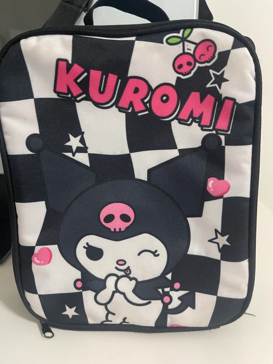 Large Kuromi lunch bag with shoulder strap image indicator(2)