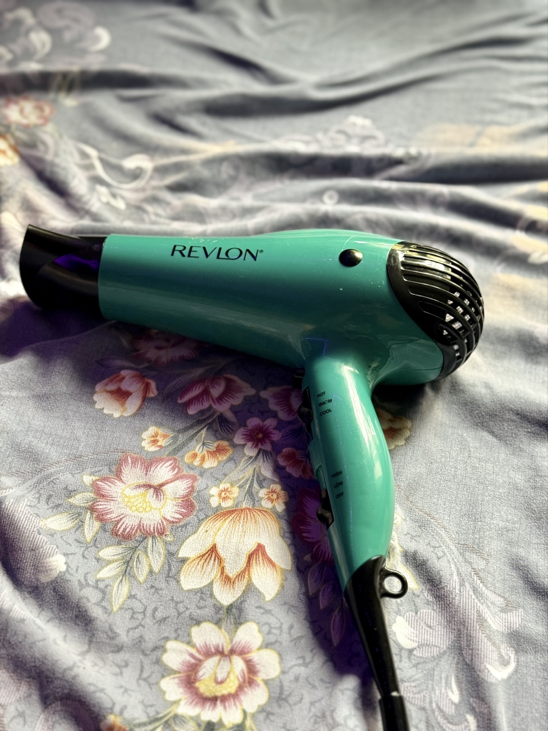 Revlon Hair Dryer & Hair Spray - photo 2