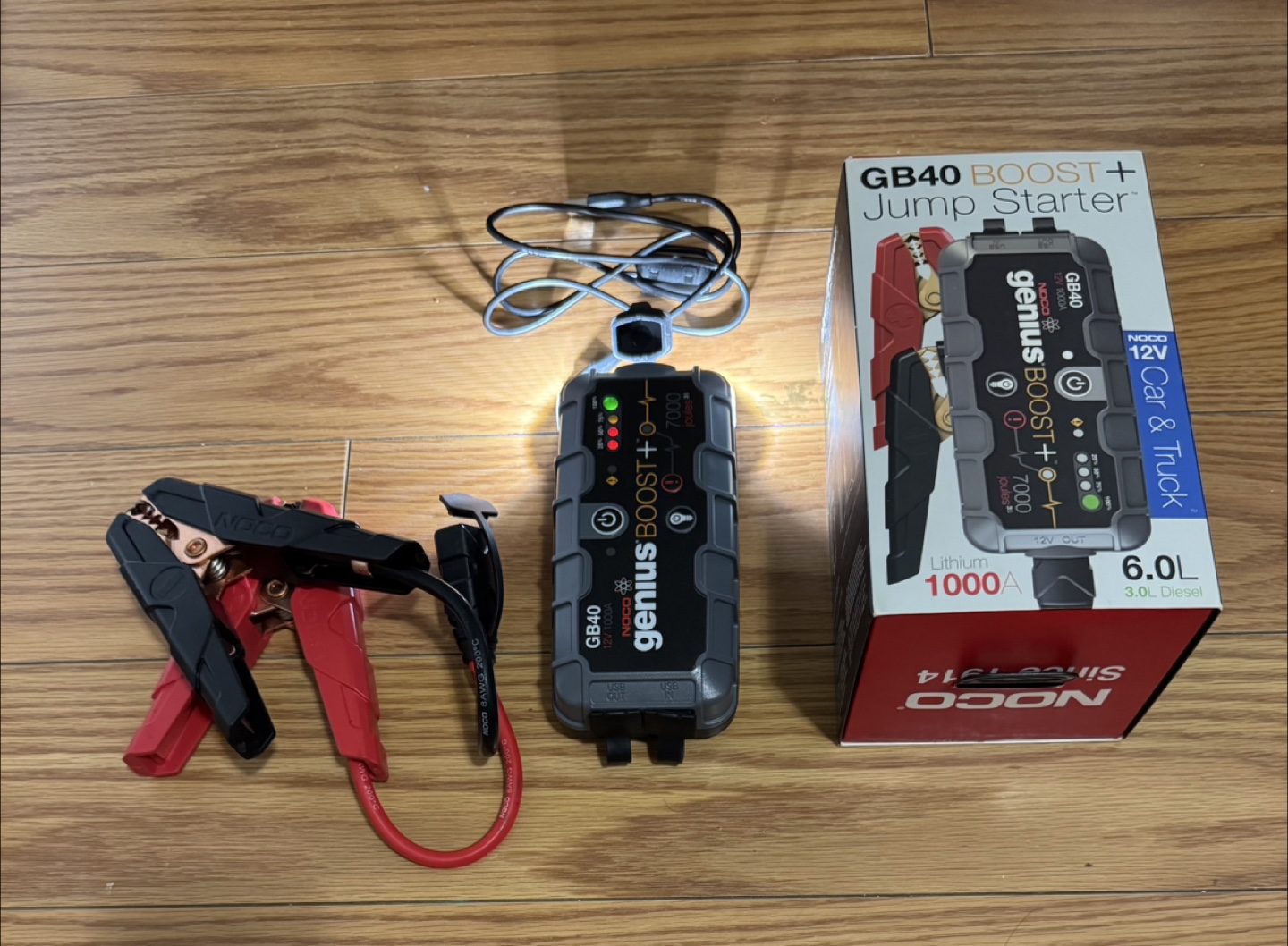 NOCO Genius Boost GB40 Jump Starter - photo 5