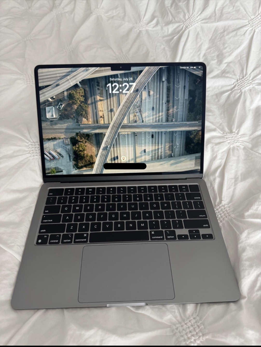 MacBook Air 13.6-inch M2 Chip - Like New! - photo 2