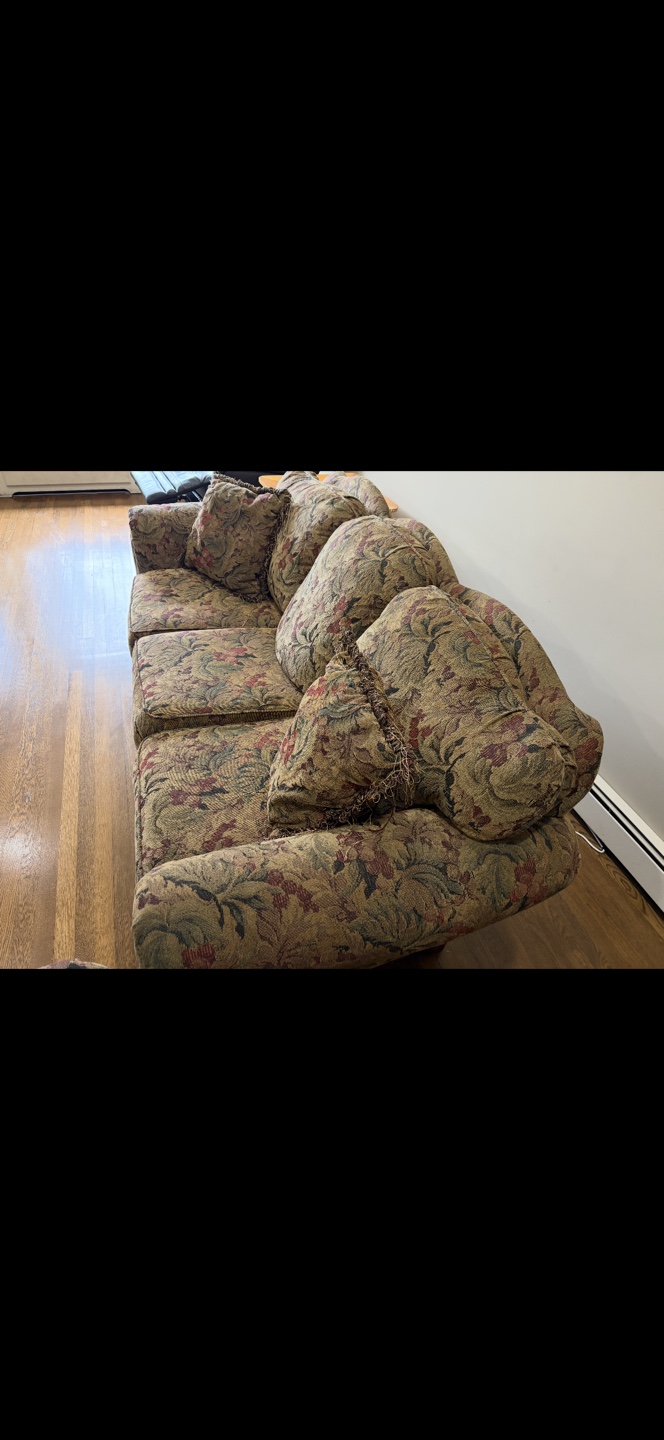 Floral Pattern Sofa and Loveseat Set - photo 3