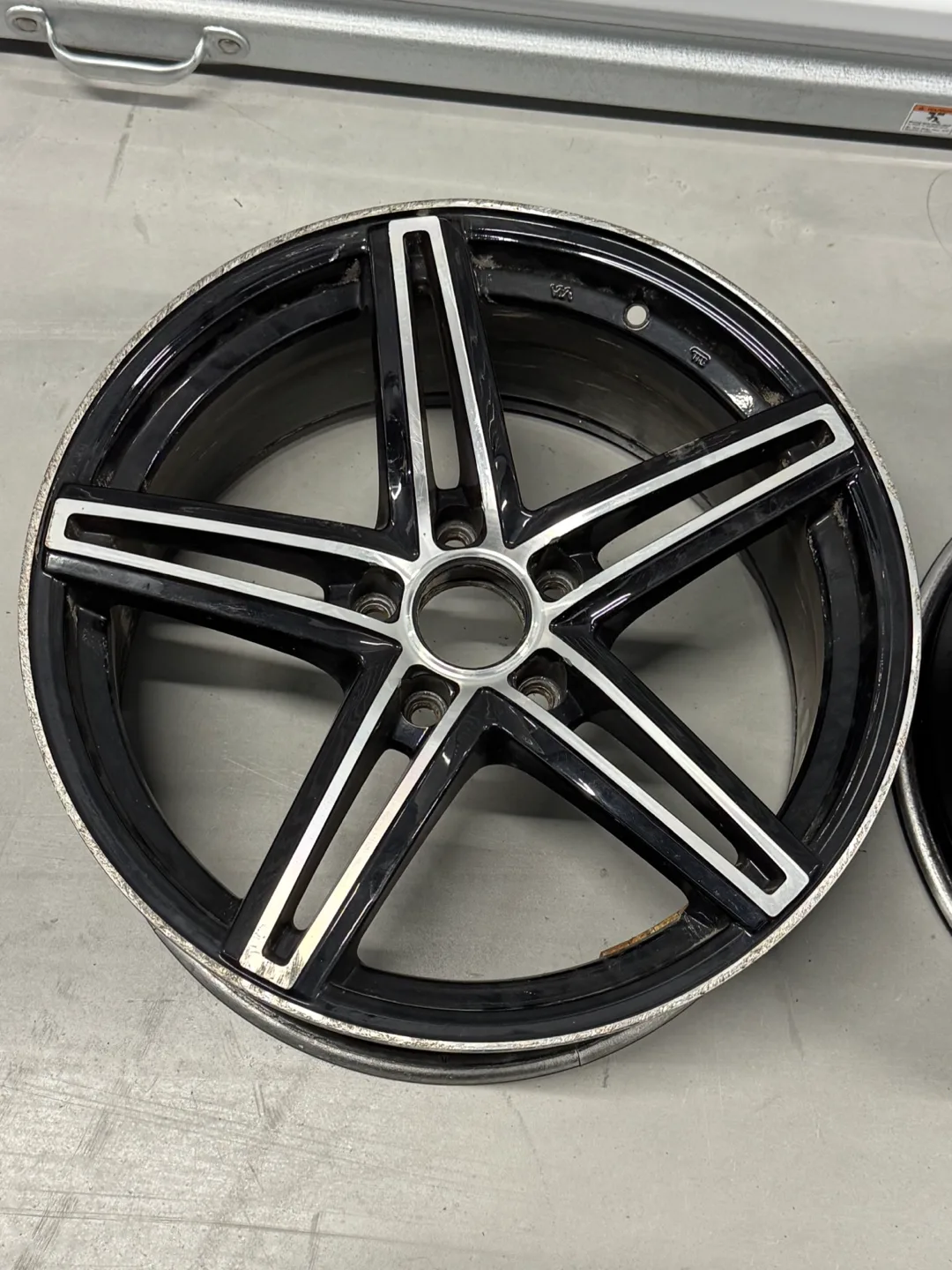 Set of Black & Silver Rims 18 inch (5 x 114.3) image indicator(5)
