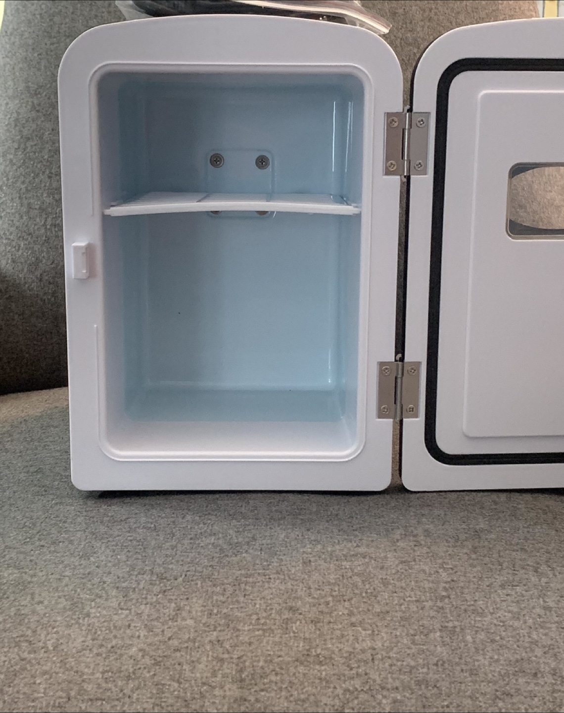 Frigidaire Mini Portable Fridge - photo 2