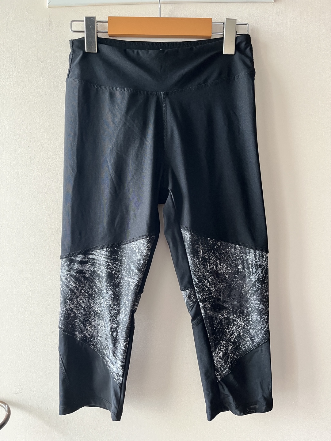 Black Active Capri Leggings - Size S