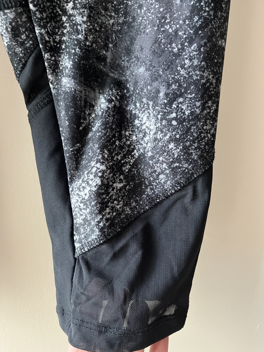 Black Active Capri Leggings - Size S - photo 2