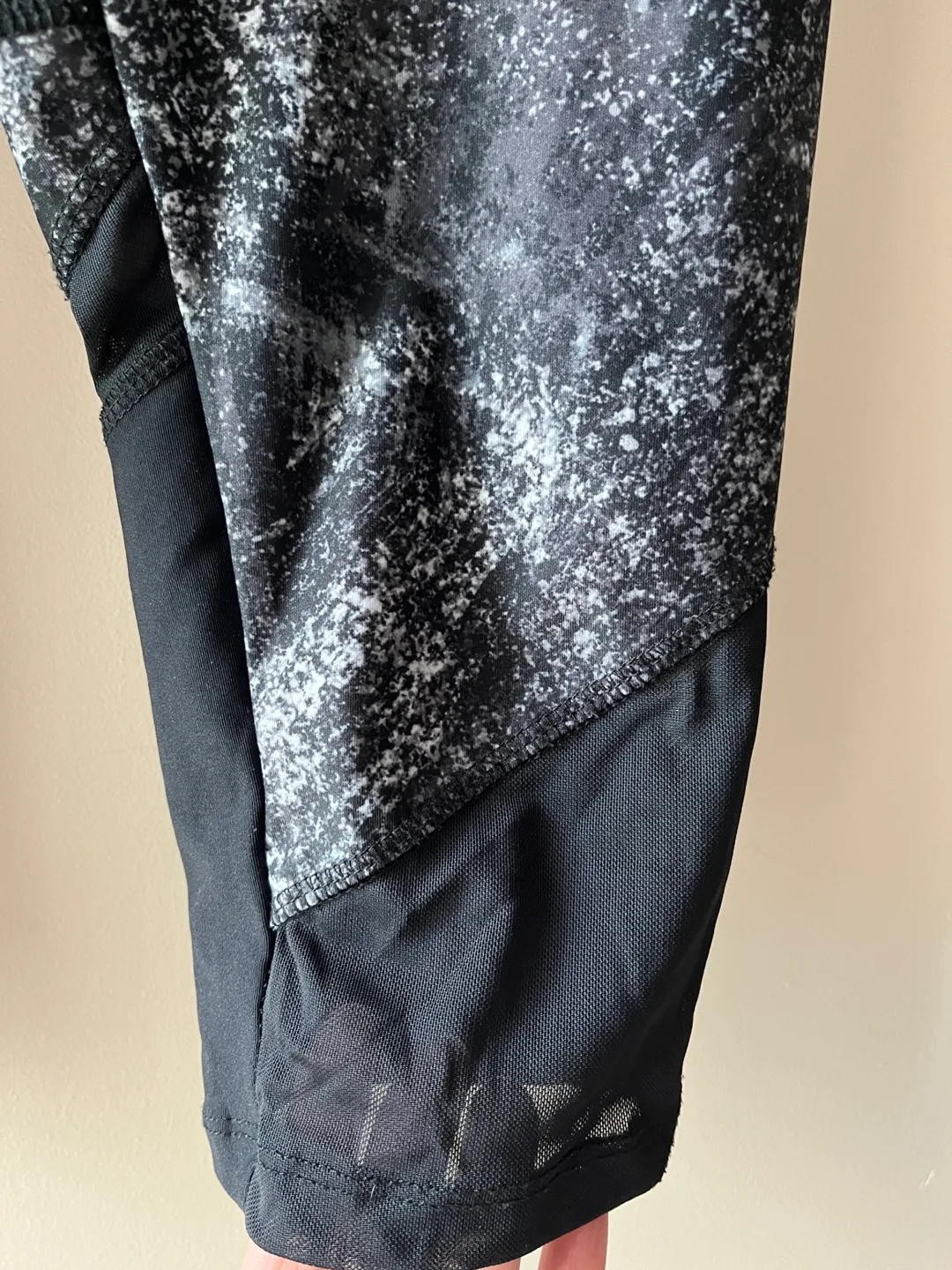 Black Active Capri Leggings - Size S image indicator(2)