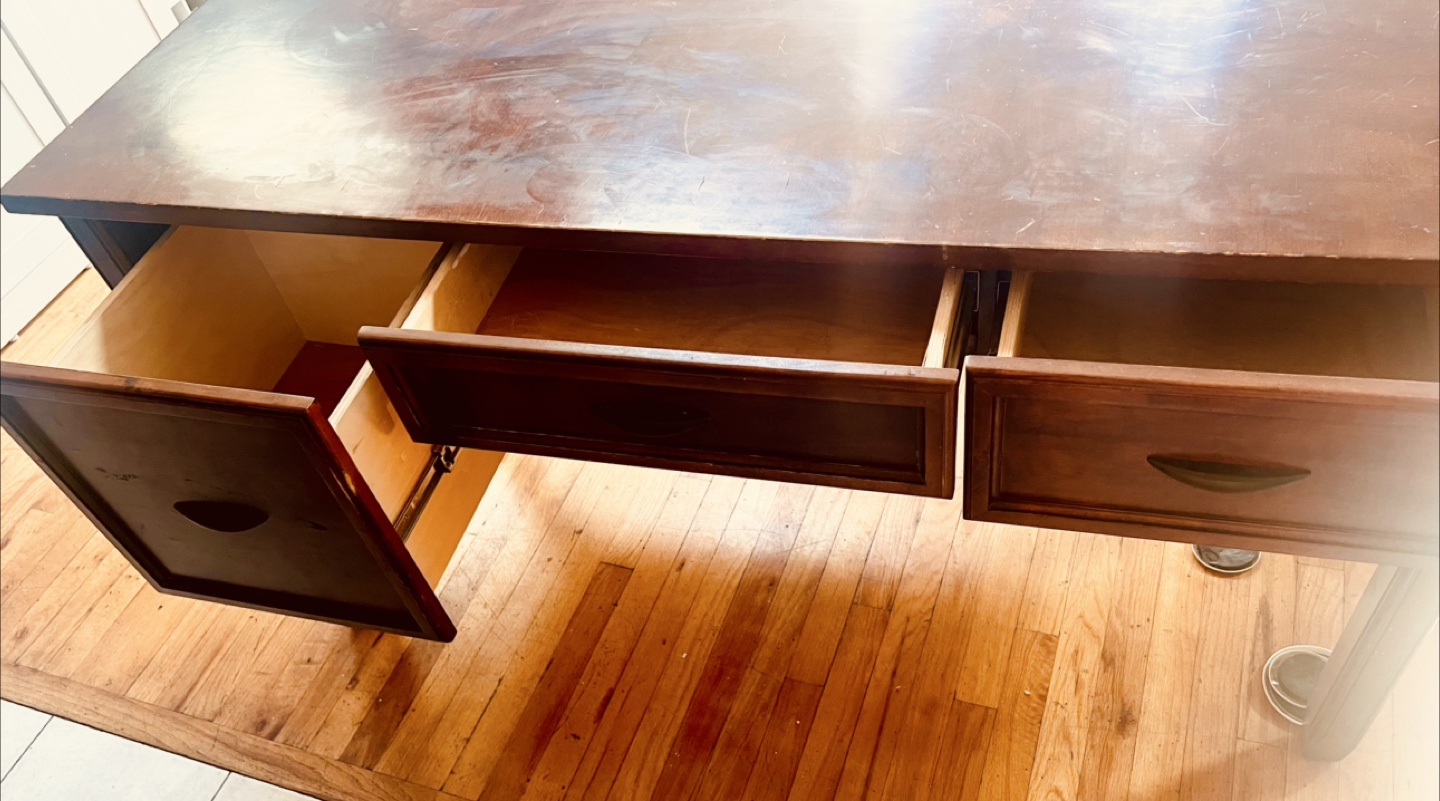 Aletto Desk - Walnut Finish - photo 2