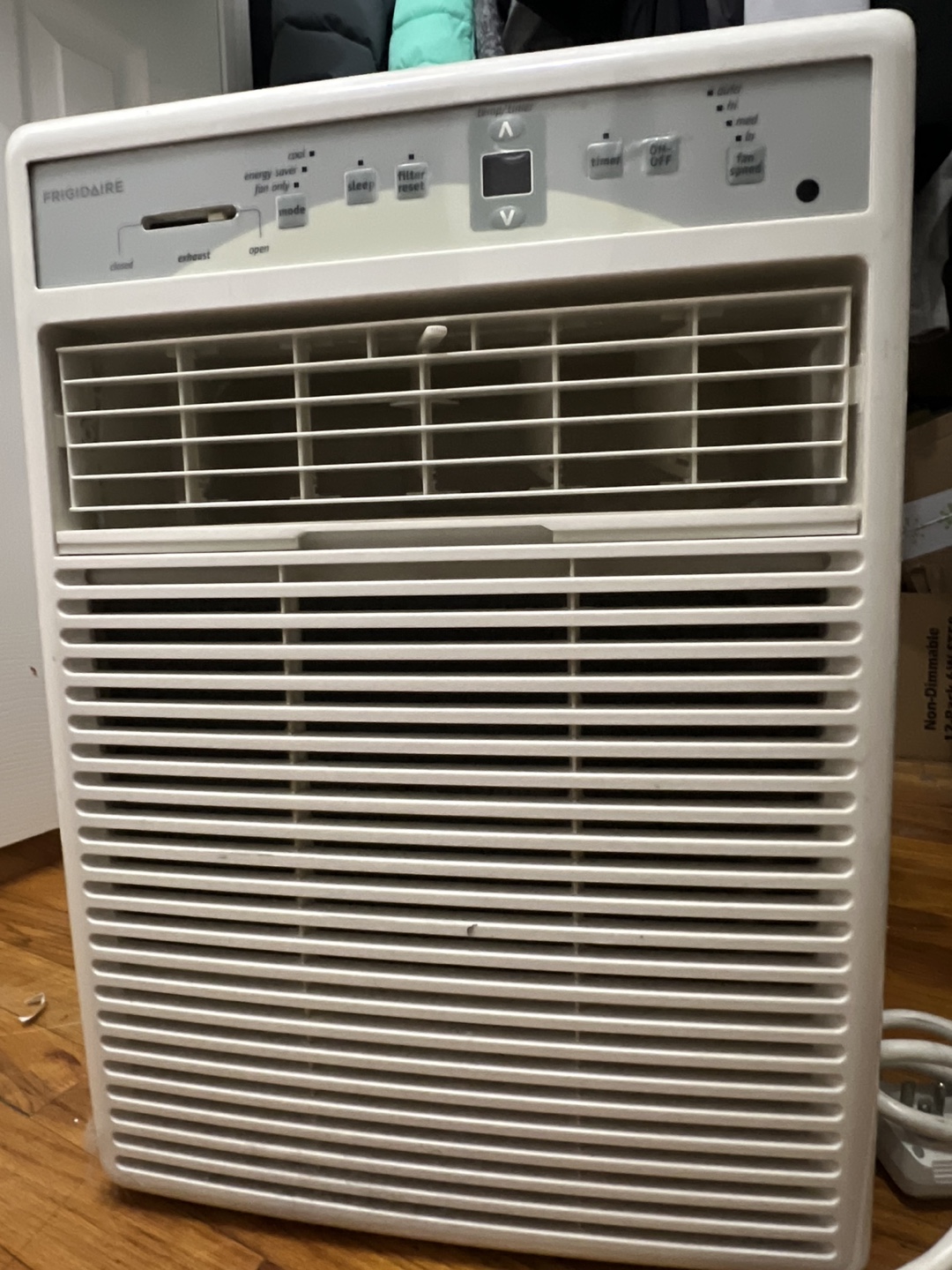 Frigidaire Window Air Conditioner - photo 3