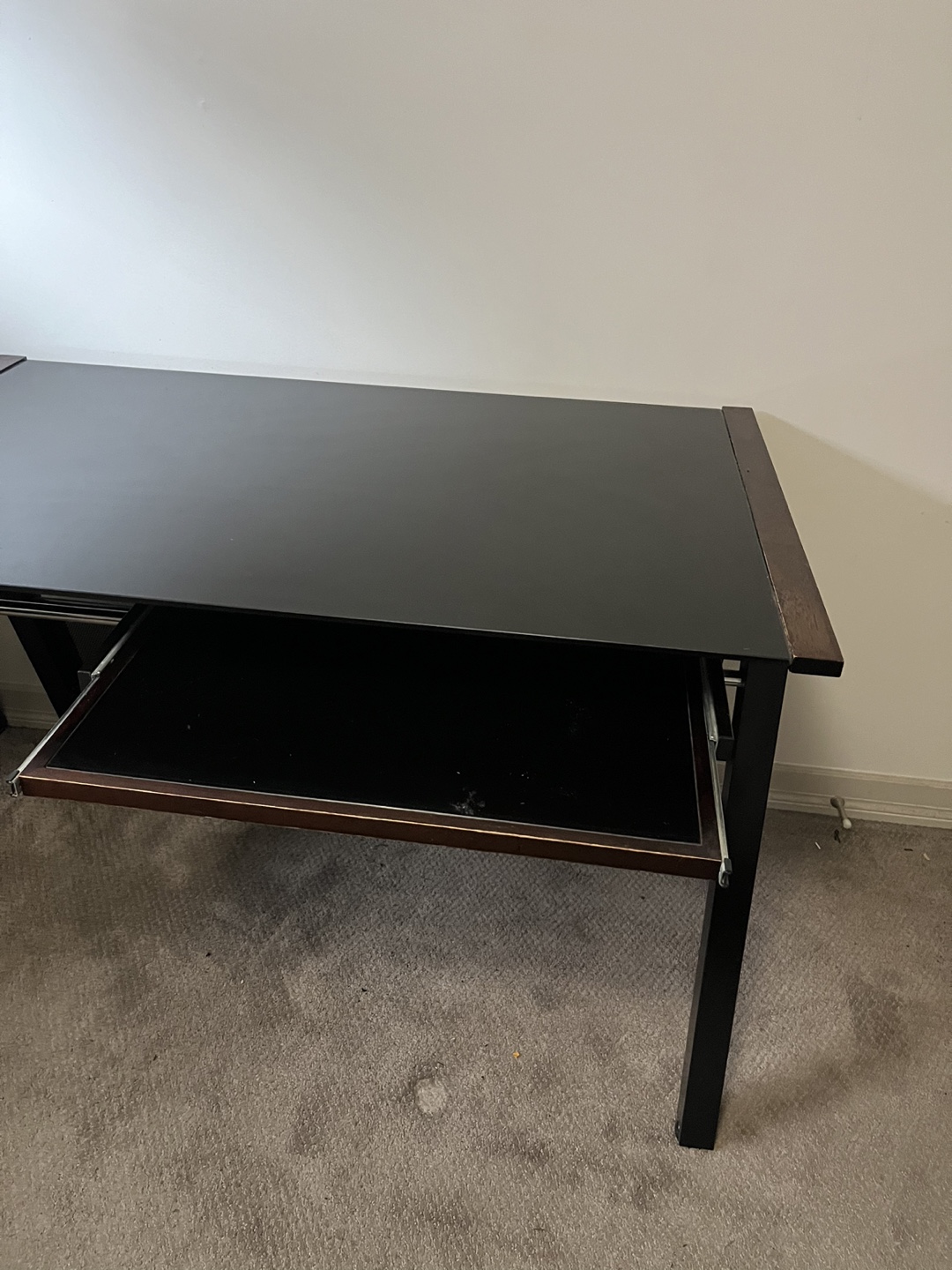 Office desk - photo 2