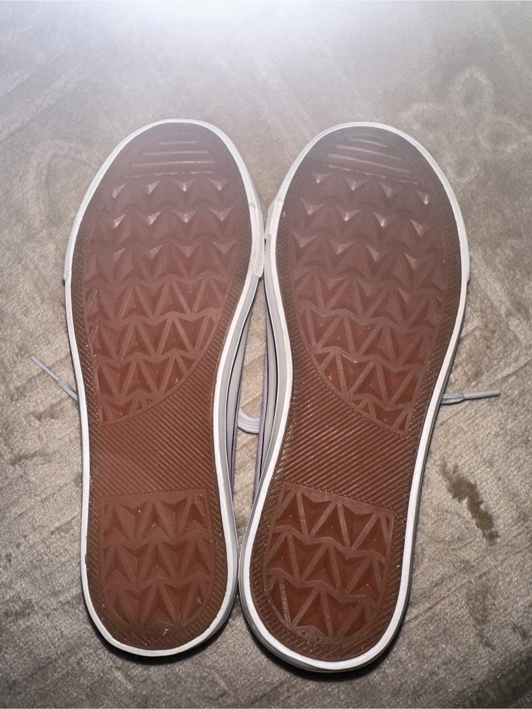Off-brand low-tops converse - photo 2