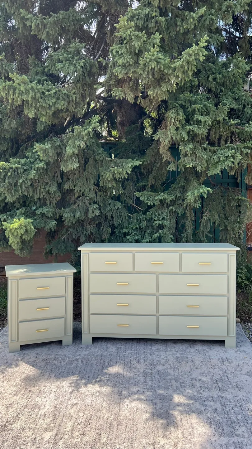 Dresser and Nightstand Set thumbnail
