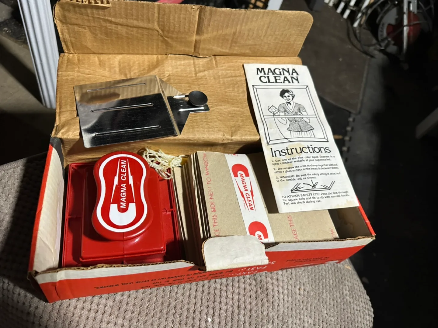 Magna Clean Window Cleaning Kit - Vintage thumbnail