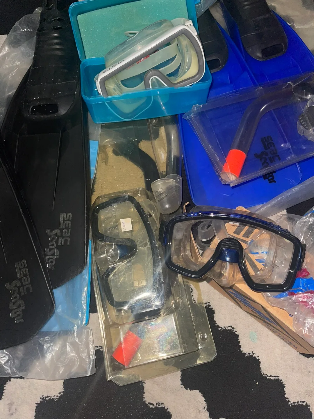 diving set 3 fins 4 goggles image indicator(7)