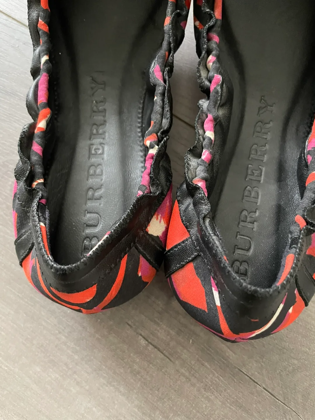 Authentic Burberry Ballet Flats Size 37 image indicator(4)