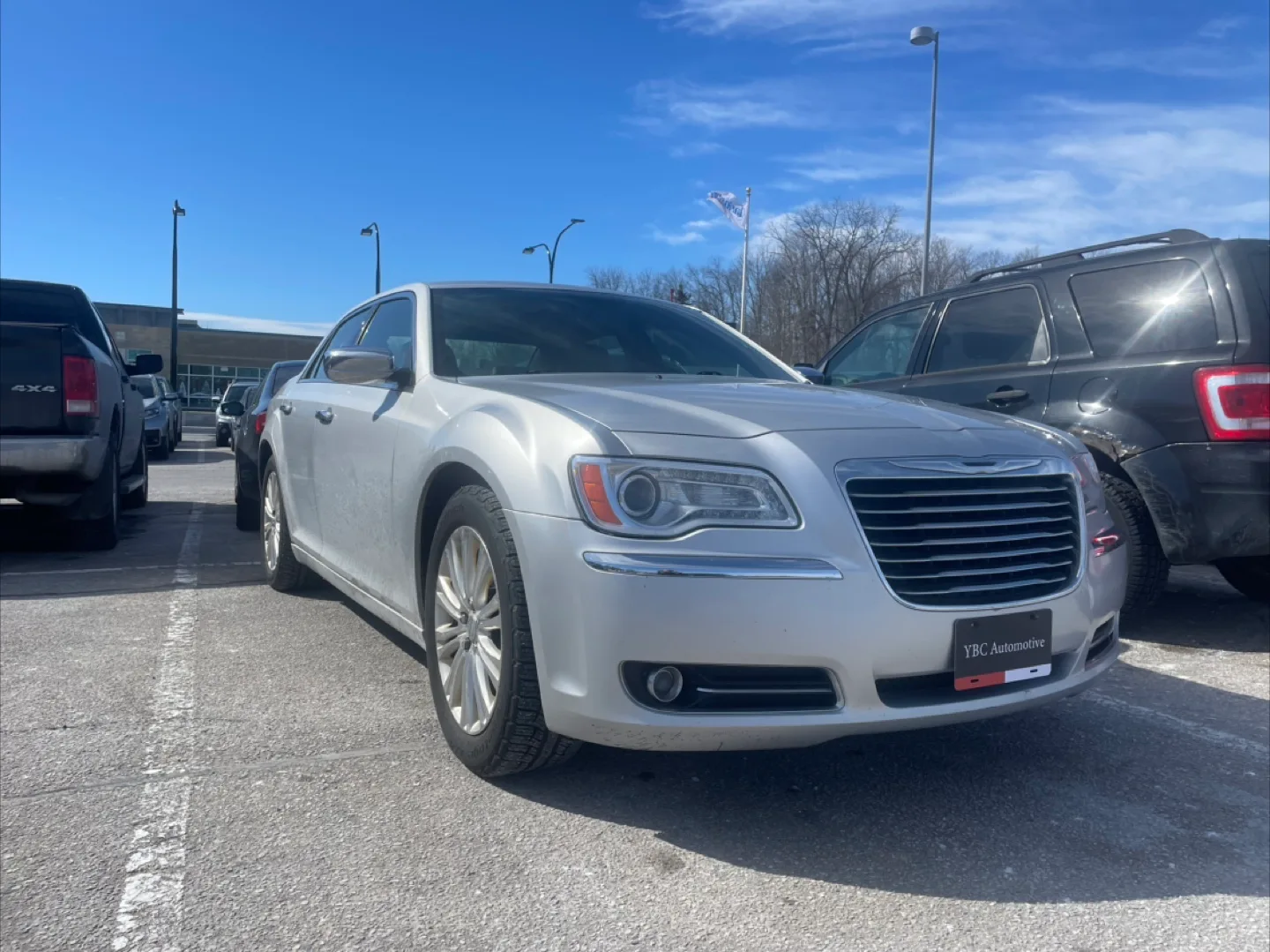 2012 Chrysler 300 Limited image indicator(2)