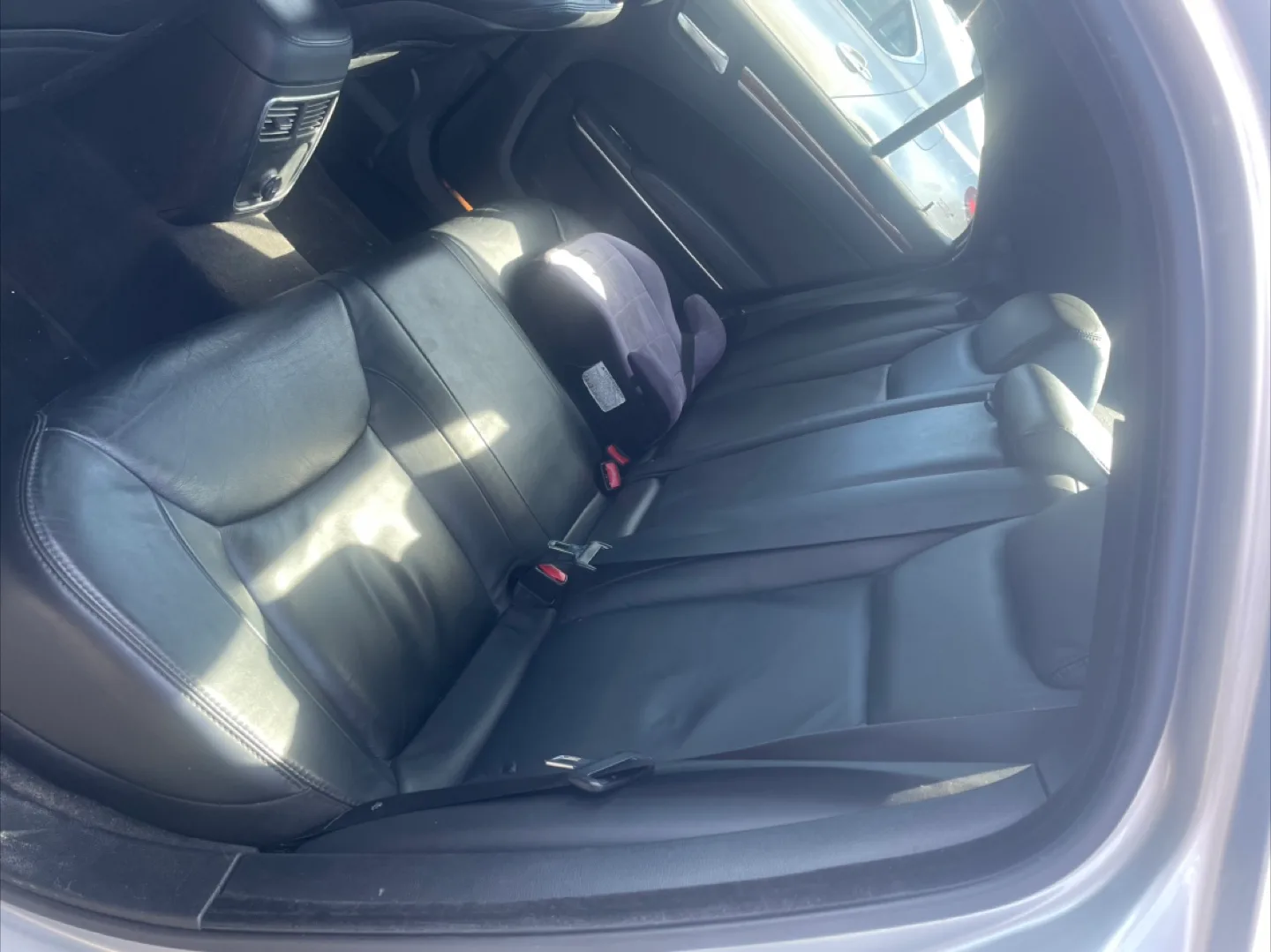 2012 Chrysler 300 Limited image indicator(7)