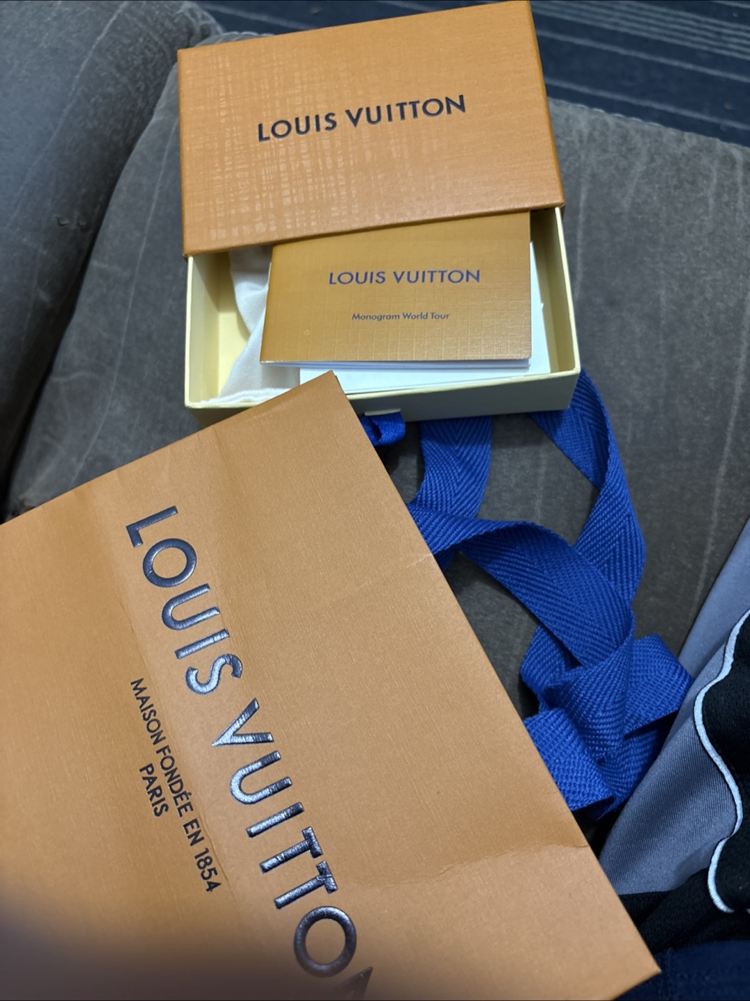 Louis Vuitton Belt with Box - photo 2