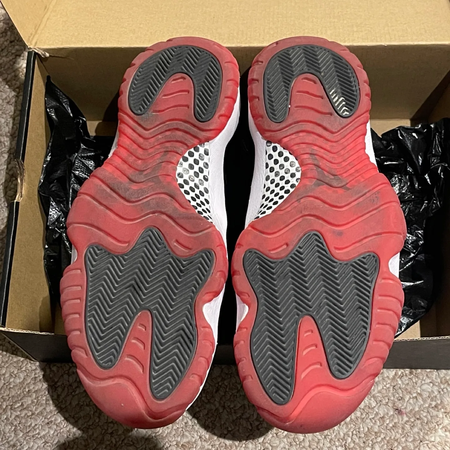 Air Jordan 11 Retro - Size 11 image indicator(6)