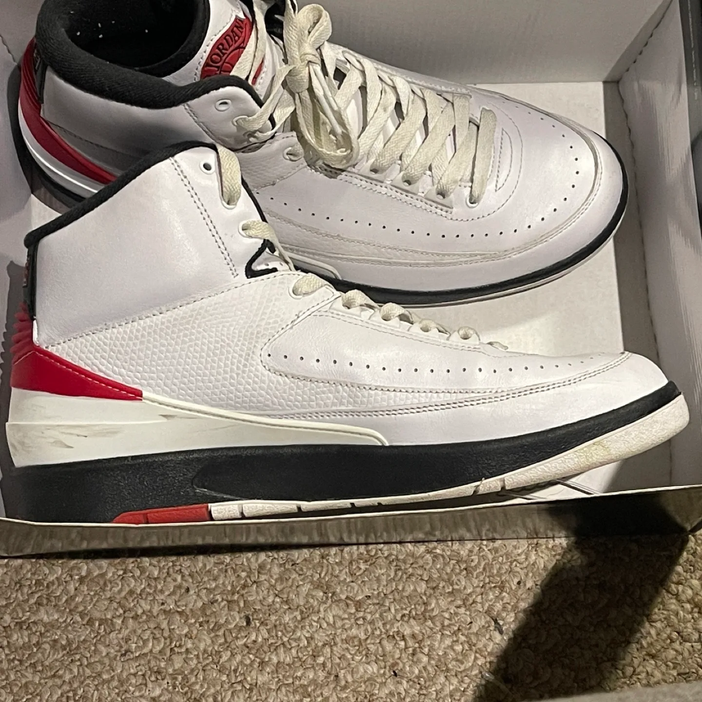 Air Jordan 2 Retro White/Varsity Red-Black Size 11 image indicator(4)