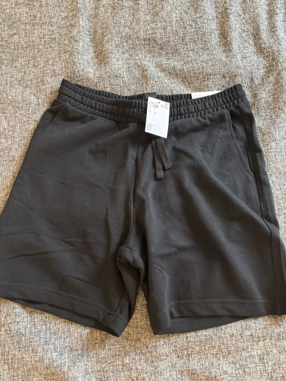 H&M Regular Fit Black Shorts - Size S thumbnail