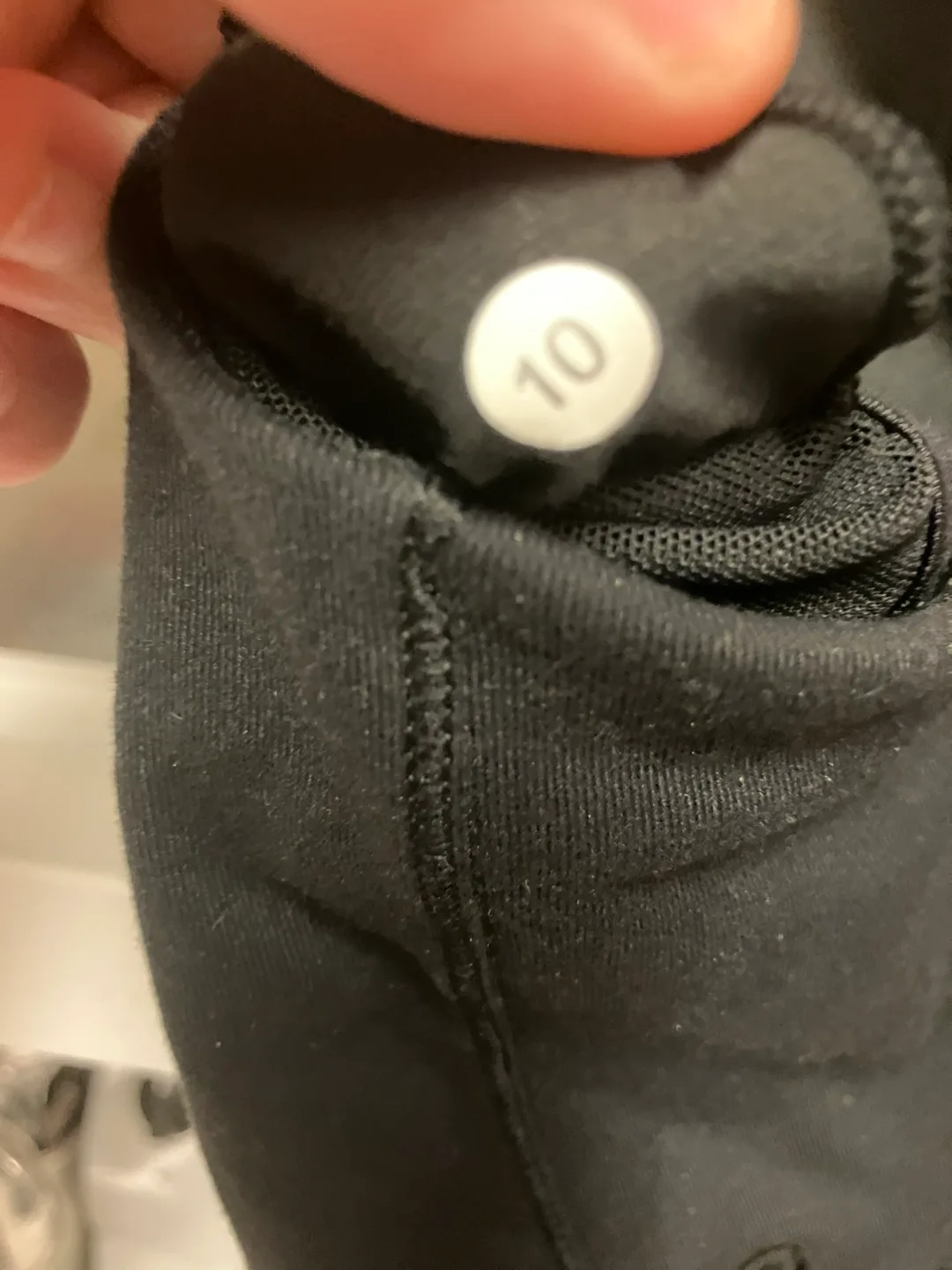 Lululemon top Size 10 image indicator(4)